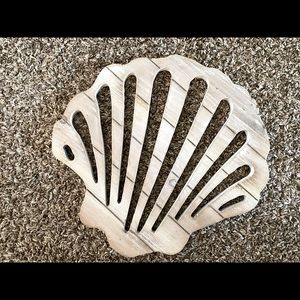 Wooden shell wall decor